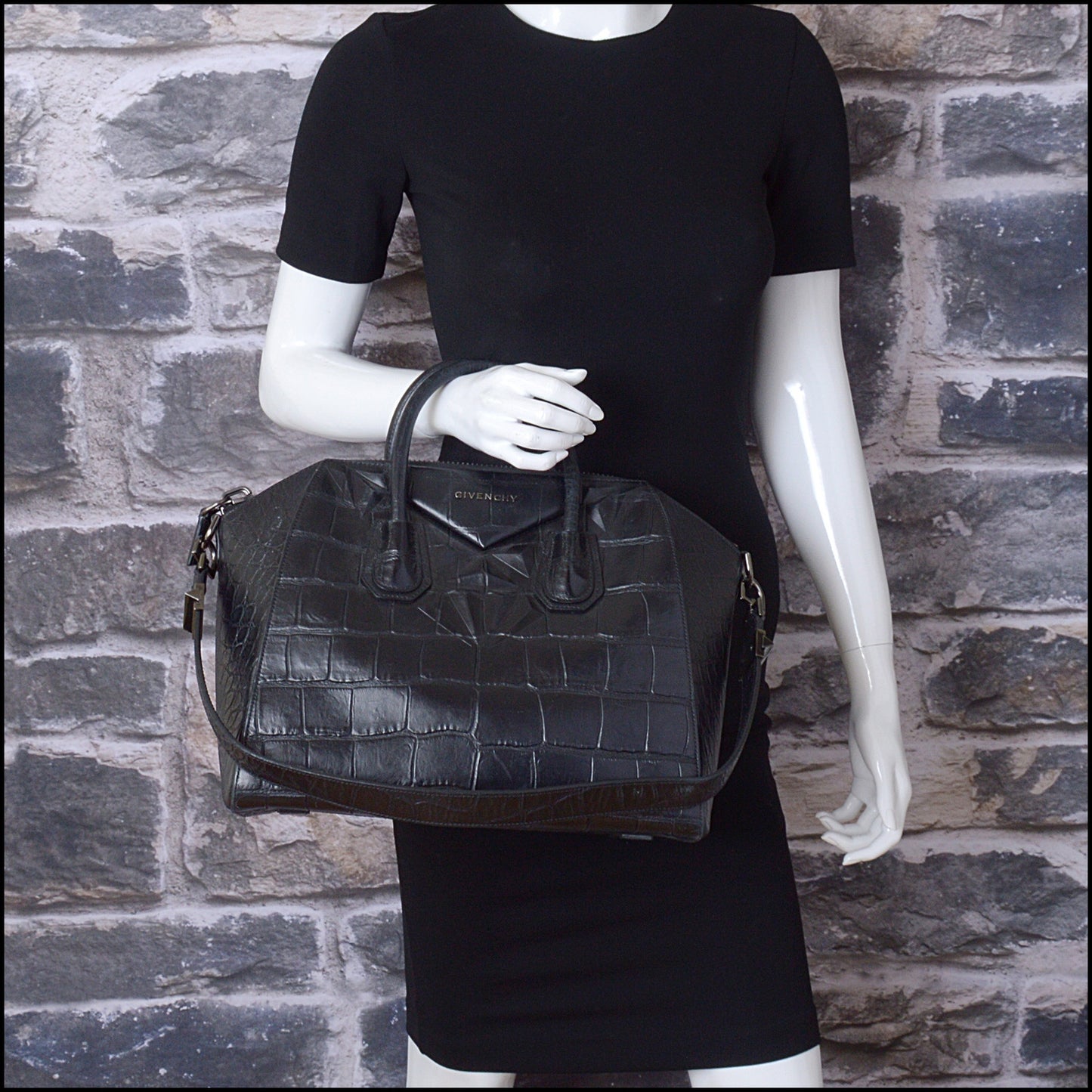 RDC14397 Authentic GIVENCHY Black Croc-Embossed Leather Medium Antigona Bag