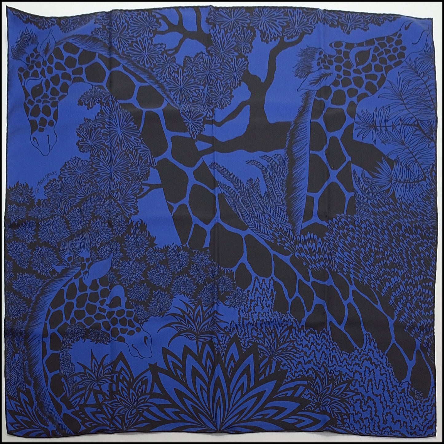 RDC13982 Authentic HERMES Blue & Black The Three Graces Giraffes 90cm Silk Scarf