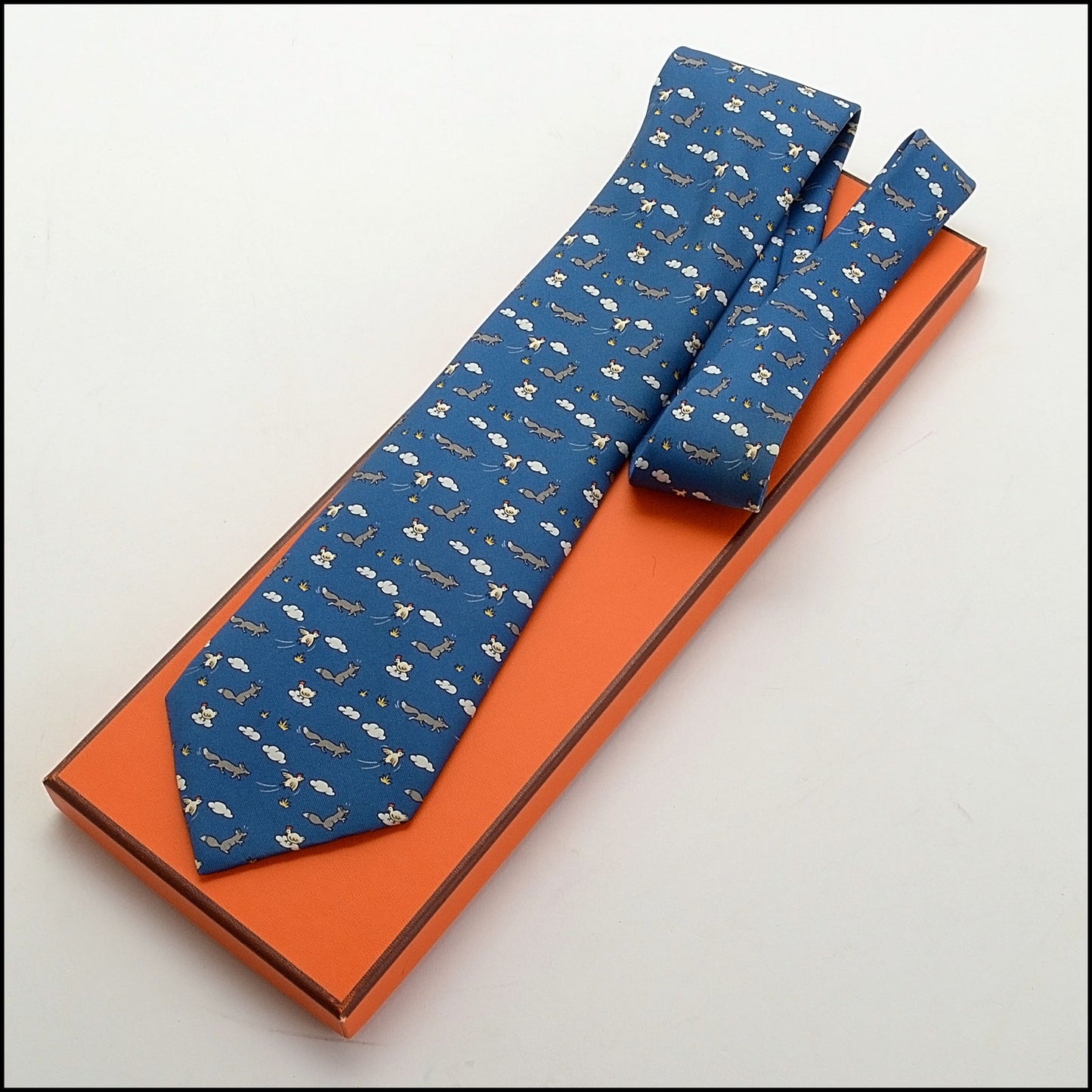 RDC13976 Authentic HERMES Navy Blue Fox & Chicken Silk 5061 PA Men's Tie