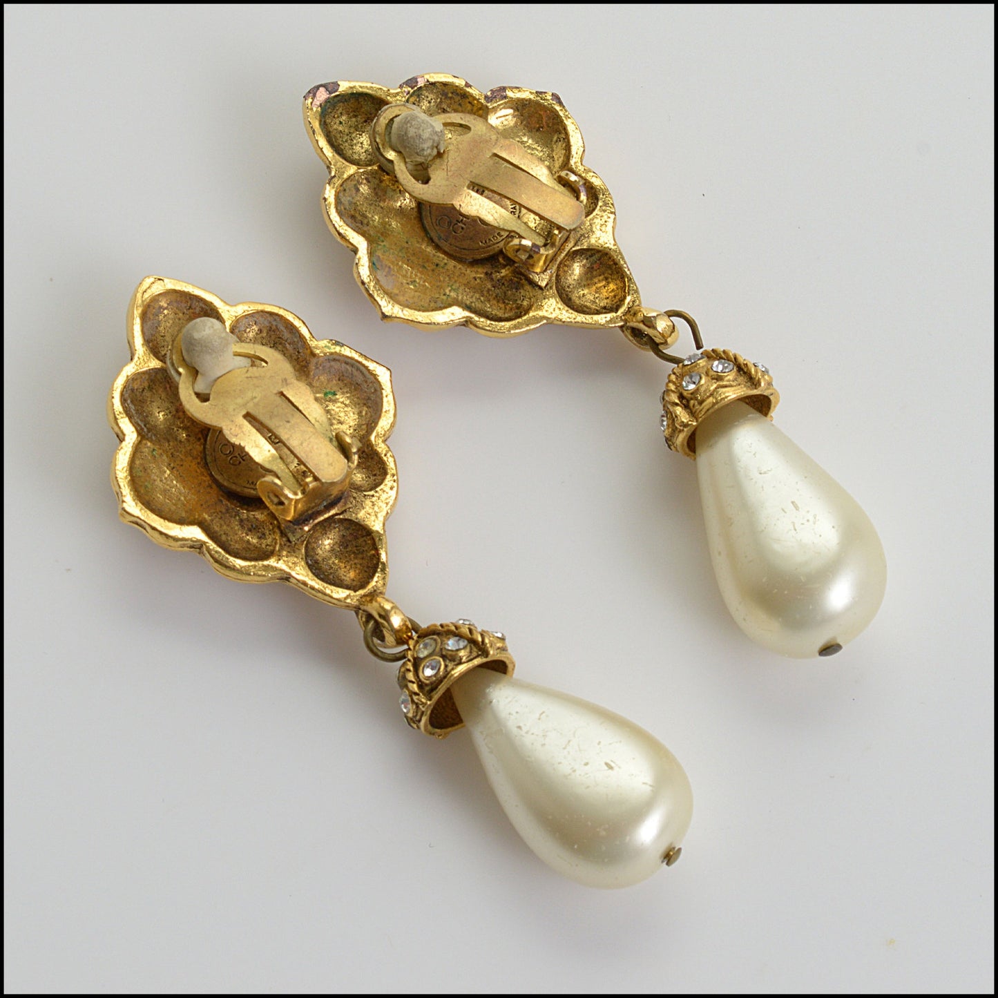 RDC14194 Authentic CHANEL Vintage Golden Rhinestone Pearl Drop Clip On Earrings