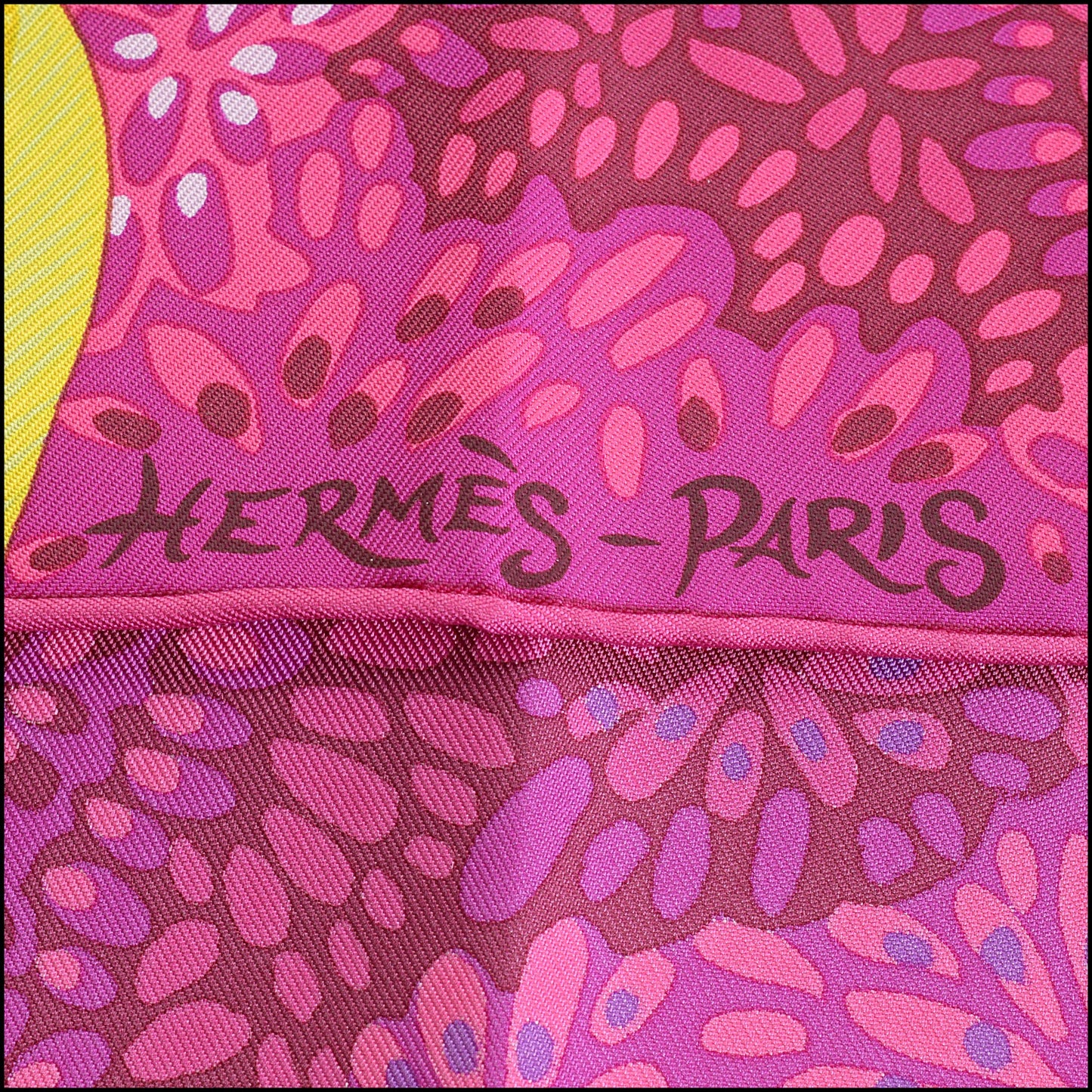 RDC14165 Authentic HERMES Magenta L'esprit de La Foret Butterfly 90cm Silk Scarf