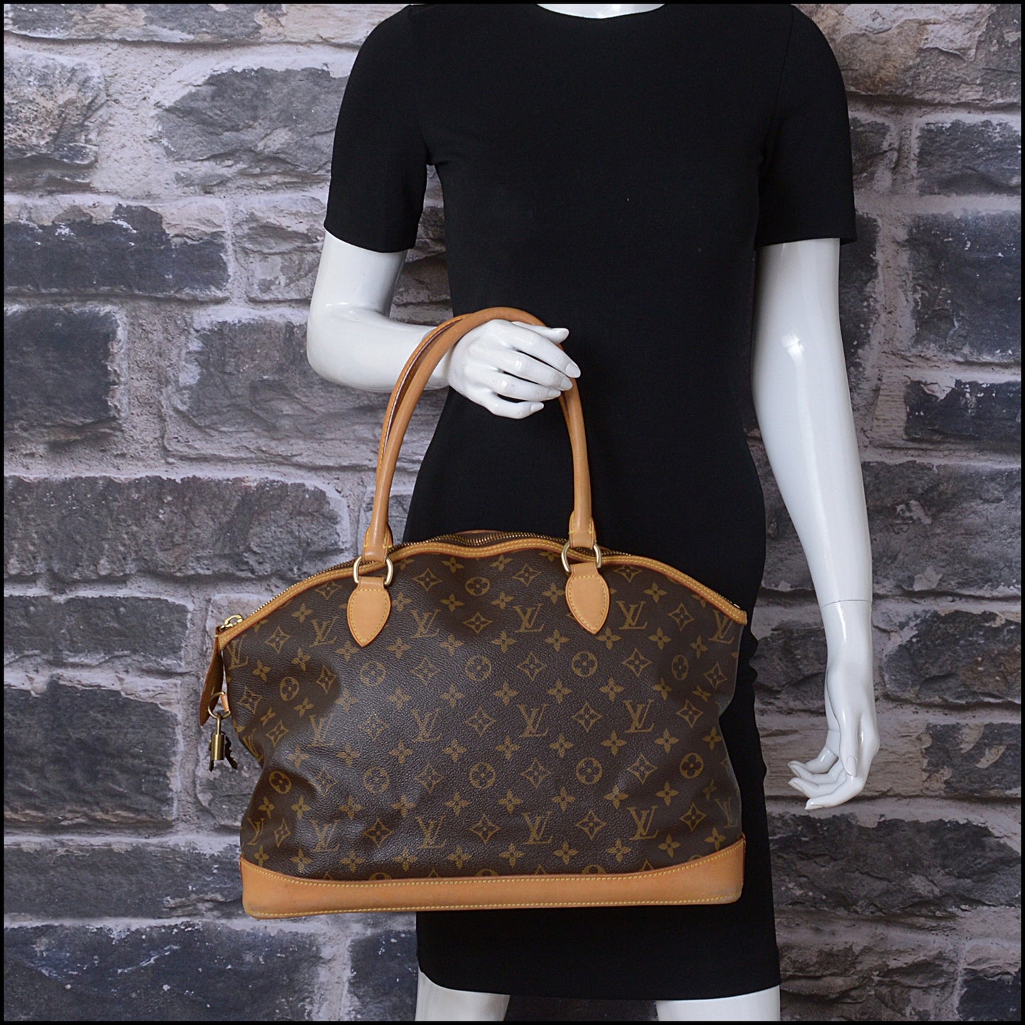 RDC14403 Authentic LOUIS VUITTON Vintage '06 LV Monogram Canvas Lockit Handbag